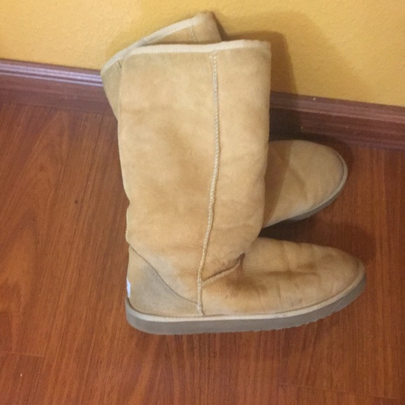 Size 10 women’s uggs - Picture 1 of 5